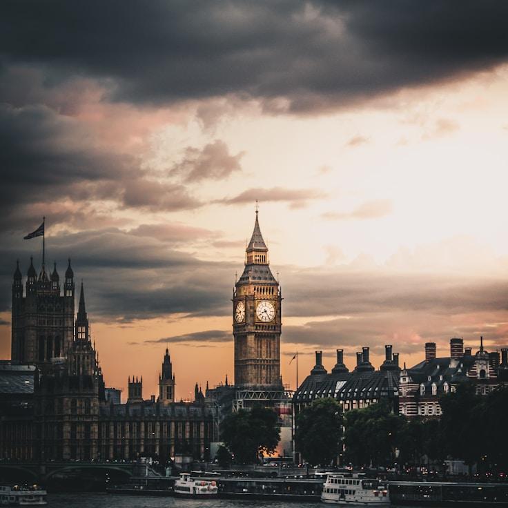 Parents evaluating schools in Spain